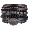 Dettaglio del bracciale multistrato in pelle con perline di legno e ciondolo a foglia d'argento - Stile Perlina Legno Caffè Scuro Ciondolo Foglia Argentato (Stile B)