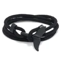 Détail du bracelet en corde tressée noire multicouche avec fermoir en queue de baleine - Corde Noire + Queue de Poisson Noire