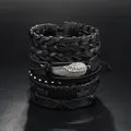 Details von mehrlagigen schwarzen Lederarmbändern mit Punk-Flügeln und Silbernieten - Schwarzer Flügelanhänger-Stil (1--)