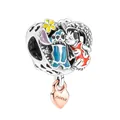 Dettaglio charm a cuore Lilo & Stitch con incisione Ohana e zirconi bianchi brillanti - Ciondolo cuore famiglia argento
