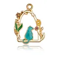 Colgante de corona de gato dorado con esmalte verde y detalles de flores de colores - Colgante de Gato Azul Vintage Vista Trasera