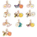 Colgantes esmaltados de abeja, margarita y unicornio con mosquetones dorados - Colección de Estilos Variados