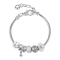 Vista detallada de pulsera de cuentas plateada ajustable con dije de corazón y cierre - Estilo Floral Mariposa Diamante Azul Plata (CL-18)