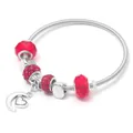 Dettaglio di un braccialetto con perle di cristallo rosso e ciondolo cuore e luna - Pendente Luna Cuore Perla Rossa (CL-30) / Stile Cuore Luna Rossa