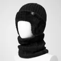 Detail van zwarte gebreide wintermuts en nekwarmer met dikke fleecevoering voor de kou - Alleen Hoed / Zwart