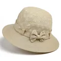 Detailansicht eines khakifarbenen Sonnenhuts mit eleganter Schleife und Geometriemuster - M (56-58cm) / Beige