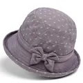 Détail d'un chapeau cloche à fleurs avec nœud 3D et bord à coutures renforcées - M (56-58cm) / Mauve Clair