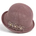 Chapeau de soleil d'été mauve élégant avec fleurs en perles et strass brillants - M (56-58cm) / Taro