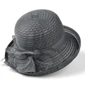 Detail van donkergrijze organza bloem en strik op een elegante zonnehoed voor dames - M (56-58cm) / donkergrijs
