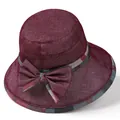 Eleganter weinroter Sonnenhut mit breiter Krempe und Karoband-Schleife für Damen - M (56-58cm) / Burgunderrot