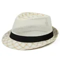 Detail van wit mesh weefsel en beige ruitpatronen op een ademende strohoed voor heren - M / Broken Wit