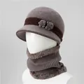 Detalle del conjunto de gorro de punto y calentador de cuello con forro polar térmico - Caqui (Gorro Y Calentador De Cuello)
