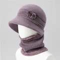 Detalle de conjunto de gorro y bufanda de punto violeta con forro polar grueso - Talla única / Gorro + Calentador de cuello / Taro
