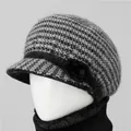 Gorro de punto de invierno para mujer con patrón de pata de gallo negro y gris y flor - Solo Gorro / Negro