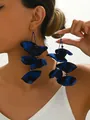 Pendientes colgantes hechos a mano en tela azul tie-dye con cuentas y gancho de metal - Azul zafiro
