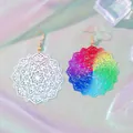 Pendientes étnicos de mandala calados en blanco y degradado de color arcoíris - Multicolor