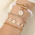 Boheems madeliefje parel armbandenset met gouden kralen en bloemhangers vier lagen - Vierdelige Armbandset Witte Madeliefjes Parel Stijl (Armband 2 Wit)