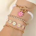 Boheemse 4-delige armbandenset met witte parels en gouden madeliefjesvormige bedels - Vierdelige Armbandset Roze Madeliefjes Parel Stijl (Armband 2 Roze)