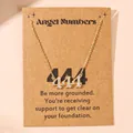 Gouden engel nummer 444 ketting met kristallen op een kraft presentatiekaart - Stijl 444