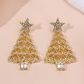 Orecchini a albero di Natale dorati con strass bianchi e design traforato raffinato - Diamante bianco