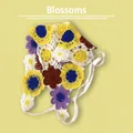 Handgefertigtes gehäkeltes Blumen-Bandana mit bunten Gänseblümchen im Boho-Stil - Einheitsgröße / Blüten - Gelb