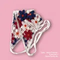 Foulard triangle blanc crocheté à la main avec motifs floraux rouges et bleus - Taille unique / Fleurs Rouge Bleu Blanc Orange