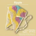 Bandana triangle fait main au crochet, base crème avec motifs ondulés jaunes et roses - Taille unique / Ondulation - Jaune Rose Bleu