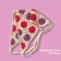 Bandana triangle fait main en crochet crème avec marguerites rouges et violettes - Taille unique / Marguerite Rouge Violet - Blanc cassé