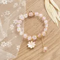 Dettaglio del bracciale con perline di cristallo rosa, ciondolo a margherita e oro - Rosa