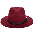 Chapeau fedora élégant en laine bordeaux avec ruban tressé noir et boucle dorée - 57cm Ajustable / Violet