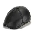 Classic black leather flat cap for men with textured finish and stitched peak detail - M(56-58cm) / Furry Black