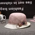 Chapeau de soleil en dentelle rose et paille avec fleurs et bordure en perles - Rose