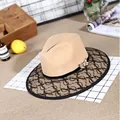 Elegante camel wollen fedora voor dames met zwarte kant en metalen gesp detail - M (56-58cm) / Khaki