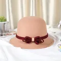 Damen Wollhut in Khaki für Herbst und Winter mit dunkelroter Zierschleife - M / Khaki