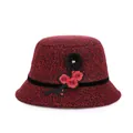 Vintage dames vissershoed van donkerrode wol met pruimenbloesem borduurwerk en pompon - M (56-58cm) / Rood Bontbal