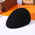 Classic black wool flat cap for men and women featuring warm thickened felt material - M (56-58cm) / Black