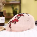 Rosa Strickschirmmütze mit elegantem rotem Pflaumenblüten-Stick im chinesischen Vintage-Stil - Pflaumenblüte Rosa