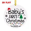 Detail eines runden Baby's First Christmas 2025 Acryl-Ornaments mit goldenem Aufhängeband - Feiertagselemente Regenbogen Stil (QT1559-5)