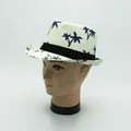 Chapeau fedora tressé blanc avec imprimé cocotiers bleu marine et ruban noir pour l'été - Enfant / Blanc Lait