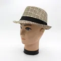 Cappello Fedora di paglia con trama a scacchi marrone e bianca e nastro nero classico - Motivo Marrone e Bianco