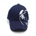 Casquette de baseball bleu marine avec broderie tête de mort blanche en coton premium - Réglable / Bleu Marine (Crâne Droit)