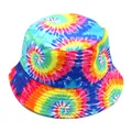 Λεπτομέρεια macro από το καπέλο bucket tie-dye με ραφές στο γείσο και ύφασμα καμβά - Πολύχρωμο Tie-Dye (Επίπεδη Κορυφή Φαρδύ Γείσο)