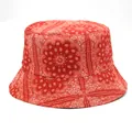 Cappello alla pescatora reversibile in cotone rosso con motivo paisley bianco stile street - M（56-58cm） / Rosso Paisley