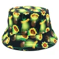 Sombrero de pescador con estampado de girasoles amarillos y perezosos en algodón negro - M / Estampado De Girasol Y Perezoso / Negro / 【atributos Del Producto】este Producto Es Un Sombrero Tipo Pescador Estampado. Visualmente El Material Parece Ser Algodón Sarga O Lona Resistente Con Una Textura Nítida. El Diseño Presenta Un Fondo Negro Con Un Patrón De Estampado Completo De Girasoles Amarillos Brillantes Y Un Lindo Perezoso Marrón Creando Un Estilo Vivo Y Divertido. El Ala Tiene Seis Puntadas De Refuerzo Paralelas Y Ordenadas Que Muestran Claramente Los Detalles De La Artesanía. 【presentación Visual】la Imagen Es Una Vista Frontal Tomada Desde Un Ángulo Superior Que Muestra Perfectamente La Estructura De La Parte Superior Y El Ala Del Sombrero. El Fondo Es Blanco Puro Sin Elementos Que Distraigan Y El Contorno Del Producto Está Claramente Definido. La Calidad De La Imagen Es [alta] Con Alta Resolución Y Saturación De Color Natural. El Atractivo Estético Es [alto] Con Una Puntuación General De [8.5]. La Sensación General Es Unificada Con Transiciones Suaves De Luz Y Sombra Mostrando Completamente La Textura De La Tela. 【contenido Del Texto】tras La Verificación No Hay Texto Posprocesado Marcas De Agua Ni Texto Inherente A Los Objetos Dentro De La Imagen; No Se Requiere Eliminación Ni Traducción. 【etiquetas Logísticas】ninguna. 【riesgo De Infracción】infracción Del Producto: Ninguna. Los Patrones Del Girasol Y El Perezoso Son Elementos Naturales De Dominio Público Y No Implican Ninguna Infracción De Propiedad Intelectual De Marca Específica. Infracción Del Fondo: Ninguna. 【parámetros Del Producto】no Se Proporcionan Parámetros Específicos De Circunferencia De La Cabeza Peso O Porcentaje De Tela En La Imagen.