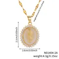 Detalle del colgante de la Virgen María con esmalte crema y borde brillante de circonitas - Blanco Roto (N01404-2A)