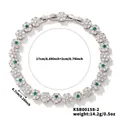 Detalle de pulsera plateada con circonitas, toques de esmeralda y medidas de tamaño - Estilo de Flor Verde Claro (KSB00158-2)