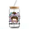 Autocollant UV DTF sur verre de 16oz avec motif de coiffeuse, couvercle en bambou et paille - Style Vie de Coiffeur (QT747-1)