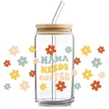 16oz glazen beker met Mama Needs Coffee design en bamboe deksel voor ijskoffie - Vintage Bloemen MAMA Citaten Stijl (QT735-2)