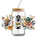 Detail van 16oz glas met bamboe deksel en glazen rietje met bijen en bloemen print - Bij Illustratie KIND Stijl (QT735-6)