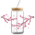 Detailaufnahme eines Glases in Dosenform mit Kirschblüten- und Schmetterlings-UV-Transferdruck - Kirschblüten Schmetterlingsmuster (QT743-11)